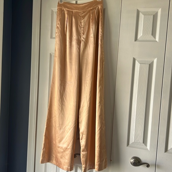 House of Harlow 1960 Pants - NWT Gold, silky wide leg pants. House of Harlow Revolve XS 20%Bundle Discount